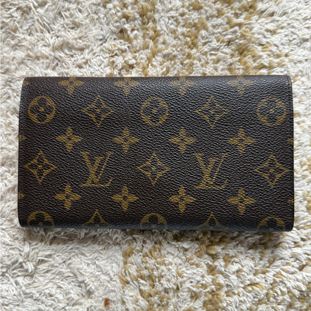 Louis Vuitton Brown Textured Leather Accessory - Picture 14 of 16